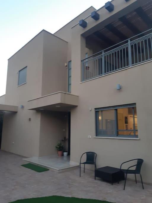 Adorable 3 Bedroom Brenner "Hill" Suite Giv'at Brenner Bagian luar foto