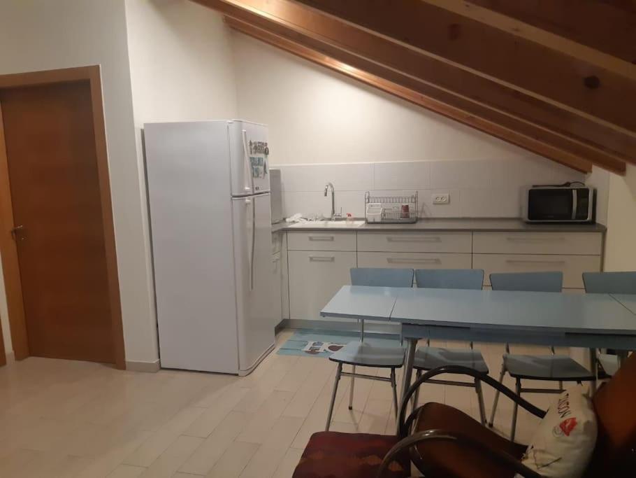 Adorable 3 Bedroom Brenner "Hill" Suite Giv'at Brenner Bagian luar foto